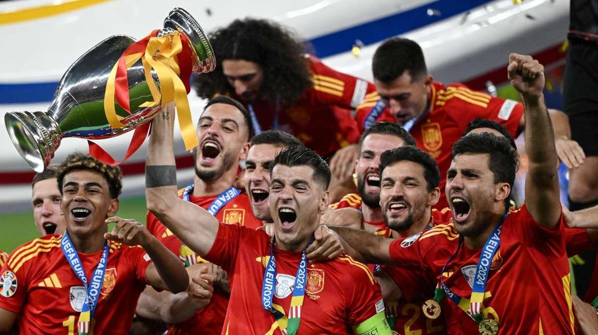 "Gibilterra è spagnola": l'UEFA apre un procedimento sui cori di Rodri e Morata. Rischiano lo stop