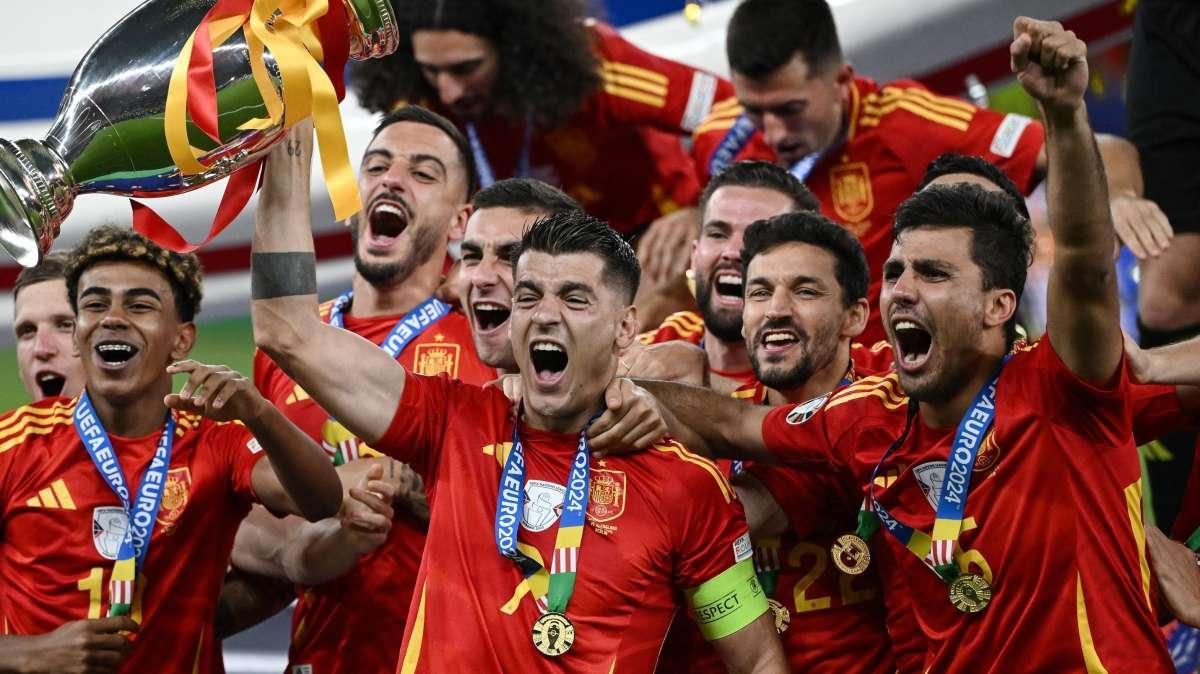 Spagna, quattro capi d'accusa per Rodri e Morata per il coro su Gibilterra