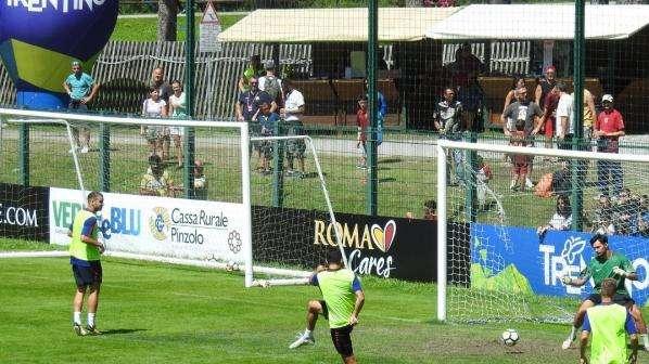 PINZOLO - Finito l'allenamento. Focus tattico sul Campo A. Fisioterapia per Florenzi, Emerson e Karsdorp. FOTO!
