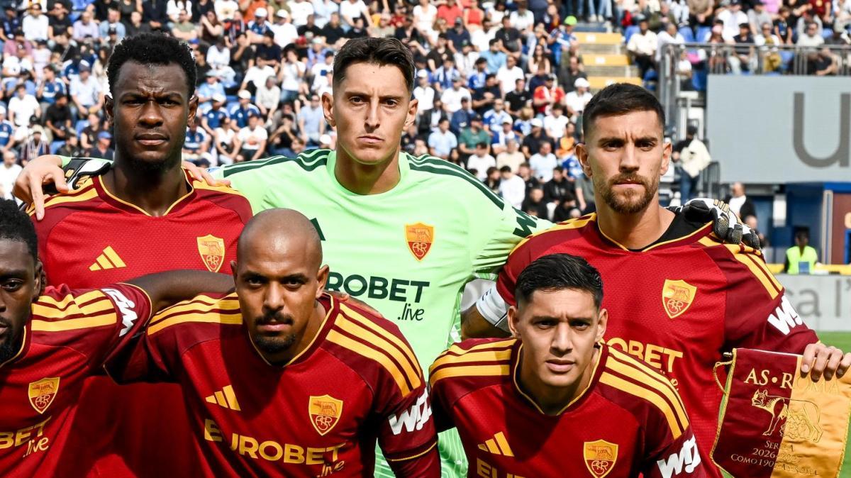 Pellegrini sui social: "Orgoglio e amore, grato per aver scritto 350 volte la storia di questa maglia"