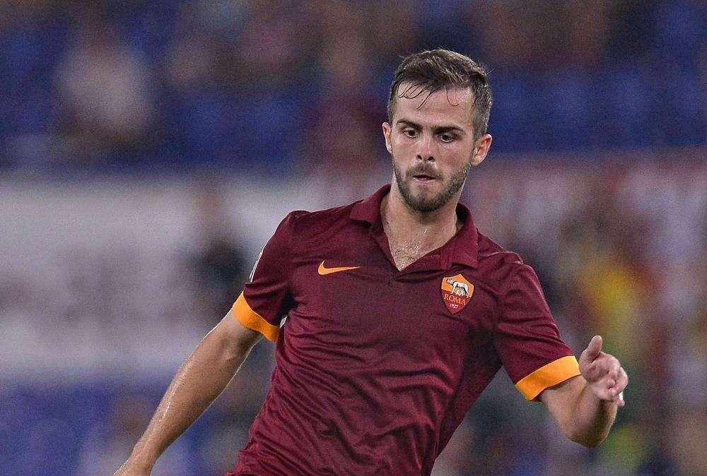 Facebook, Pjanic: "Contento di tornare in Nazionale"
