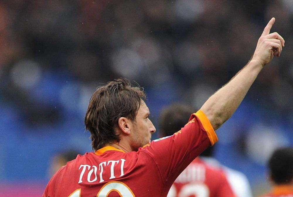 On. Lehner: "Totti è inutile e dannoso in campo e nello spogliatoio"