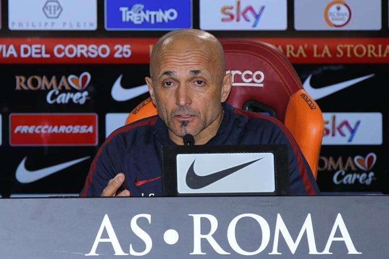 Battibecco tra Spalletti e i giornalisti: "Fare la psicanalisi a me è un lavoro da sfigato". VIDEO!