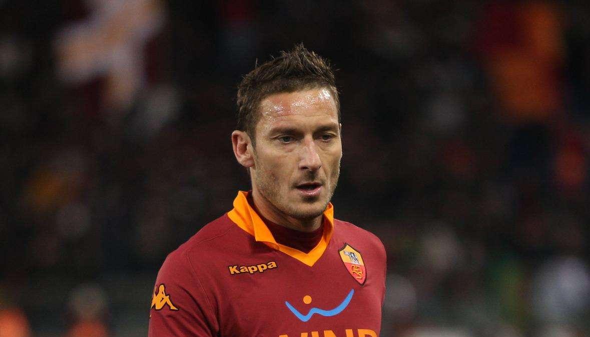 Catania-Roma, Totti non ce la fa e parte dalla panchina. Ecografia domani