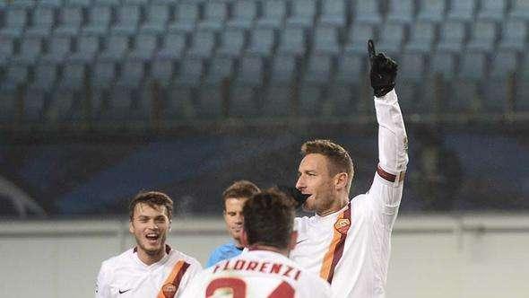 Roma beffata al 93' da Berezutski, qualificazione in bilico