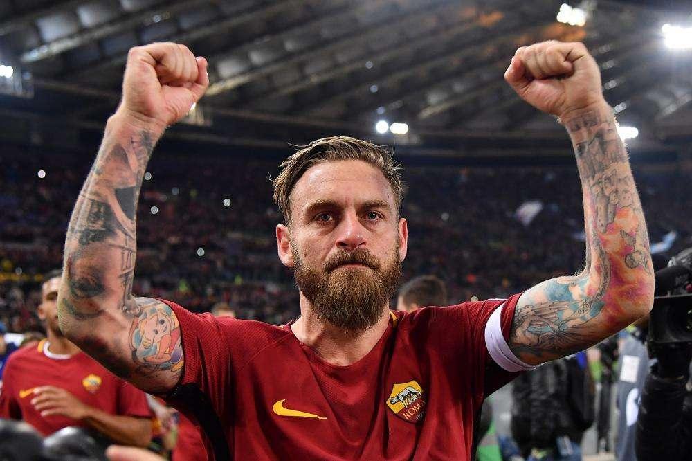 Accadde oggi - De Rossi: "La storia d'amore con la Roma non finirà". Pallotta: "Non credo Baldini voglia tornare". Rizzoli: "Dopo la lite con Totti pensai di smettere"
