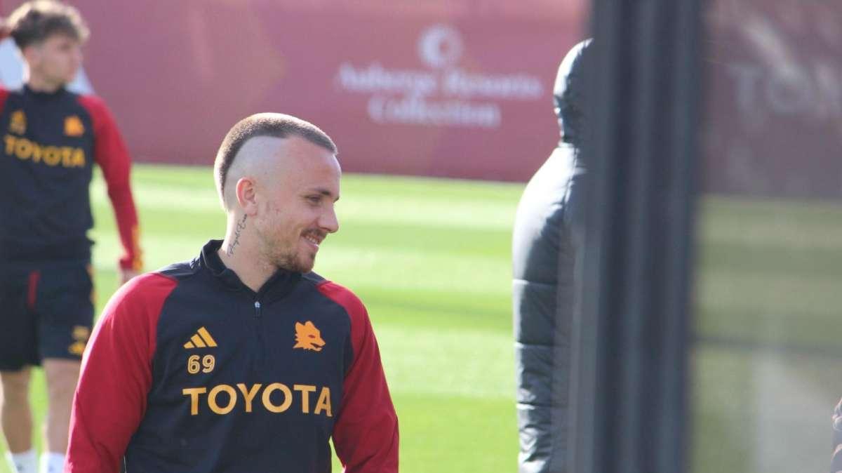 Angelino felice in allenamento: "Happy days"