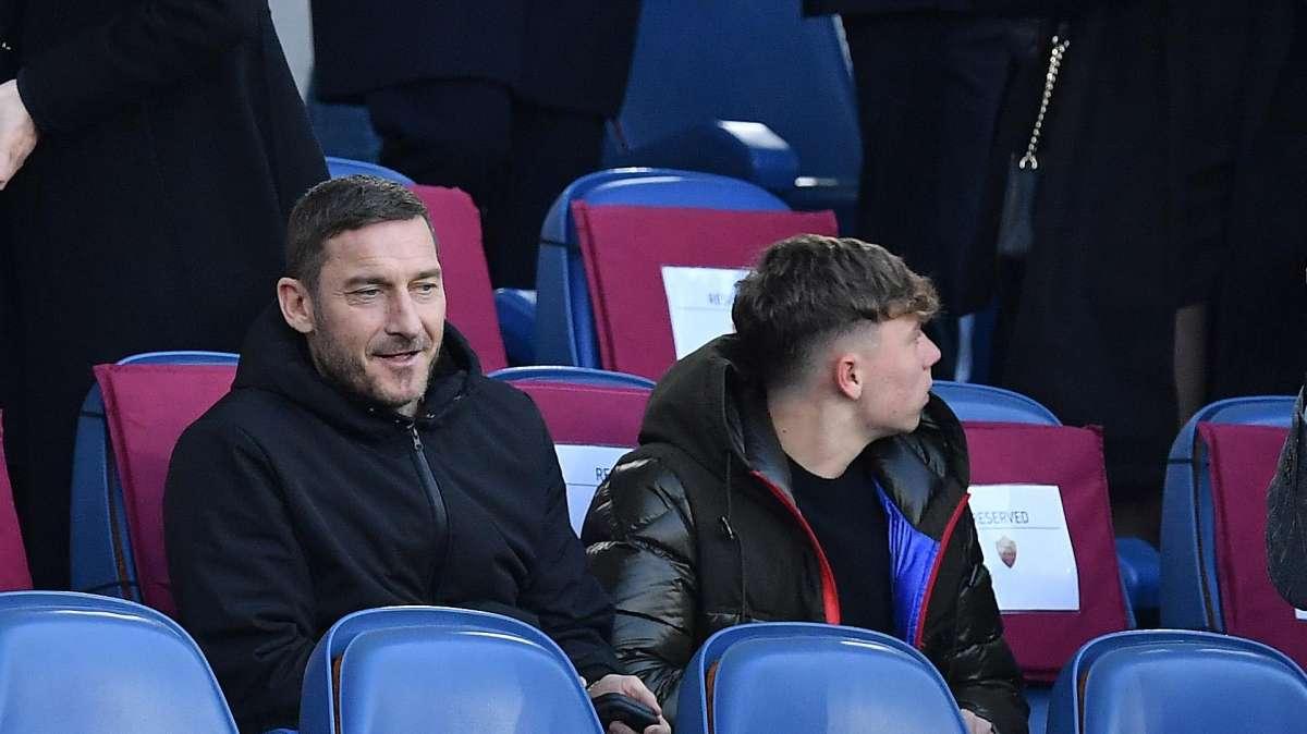 Totti a Candela: "Hai fatto di tutto per la Roma. Sempre al tuo fianco amico"