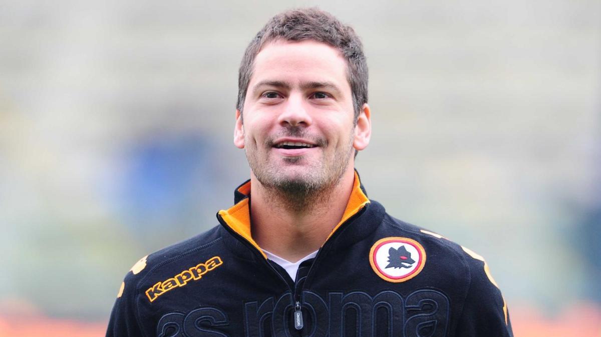 Julio Sergio: "Ranieri? Sono contento che si goda il finale di carriera al massimo. Non si può separare Totti dalla Roma"
