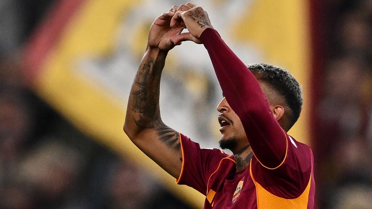Roma-Fiorentina 4-0 - La gara sui social: "Wesley incredibile sia a destra che a sinistra, strepitoso e meraviglioso che ha baciato lo stemma"