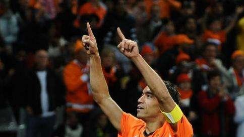 Feyenoord, Van Bronckhorst è il nuovo allenatore