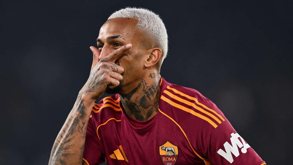 Roma-Como 1-0 - La gara sui social: "44 anni che guardo le partite di questa squadra e non l'ho mai vista correre così"