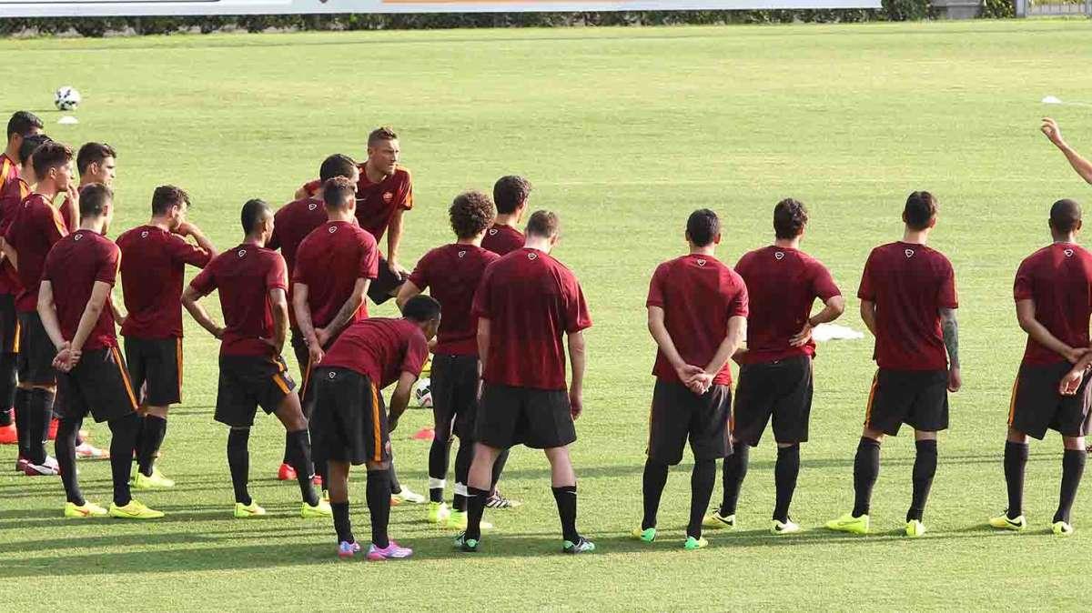 TRIGORIA - Lavoro atletico, tecnico e tattico. Totti, Keita e Benatia in campo. Personalizzato per Uçan