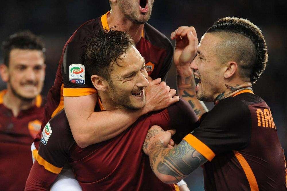 Accadde oggi - Pallotta: "Come presidente mi do la sufficienza". Tris della Roma contro la SPAL. Zampa a VG: "Totti ha messo il sigillo papale sulla Champions"