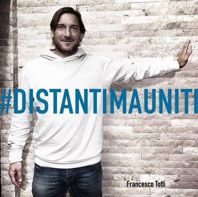 Coronavirus - L'appello di Totti alla gente: "Evitiamo qualsiasi spostamento superfluo, restiamo a casa!" 