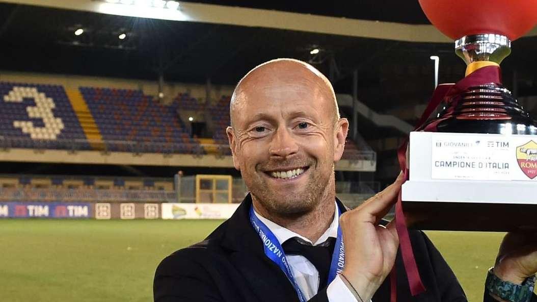 Primavera, Falsini: "Non riesco a far capire ai miei calciatori cosa significhi giocare nella Roma"