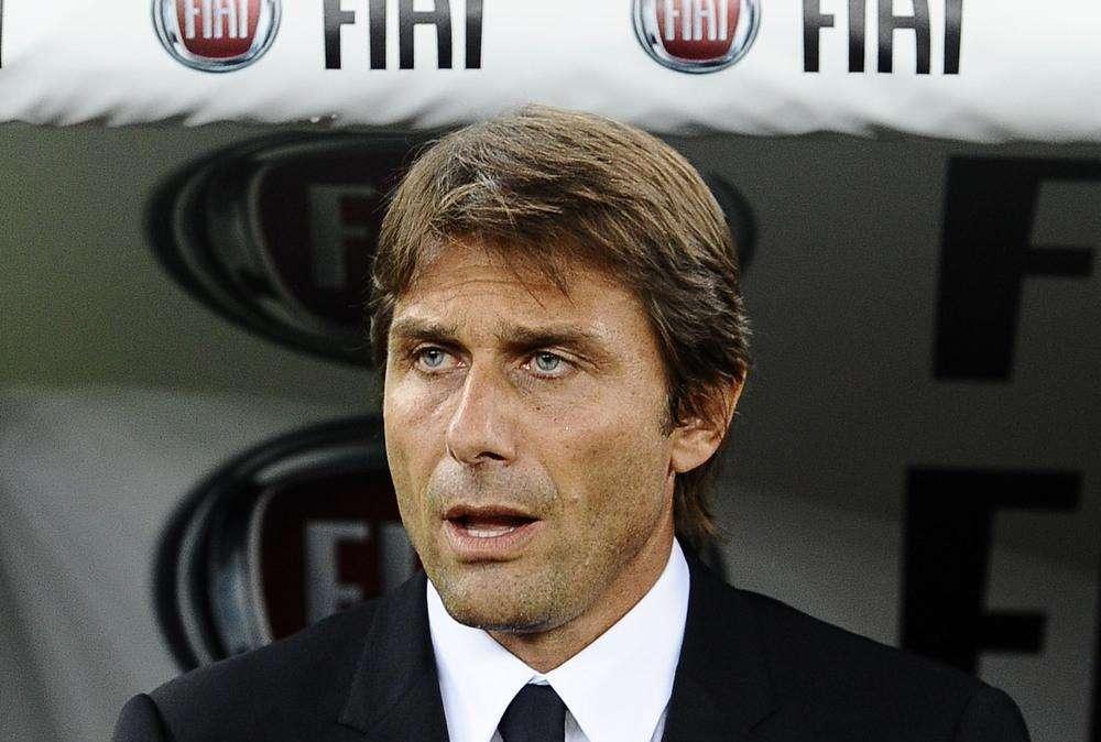 Conte: "Uno tra Pirlo, De Rossi e Verratti è di troppo"