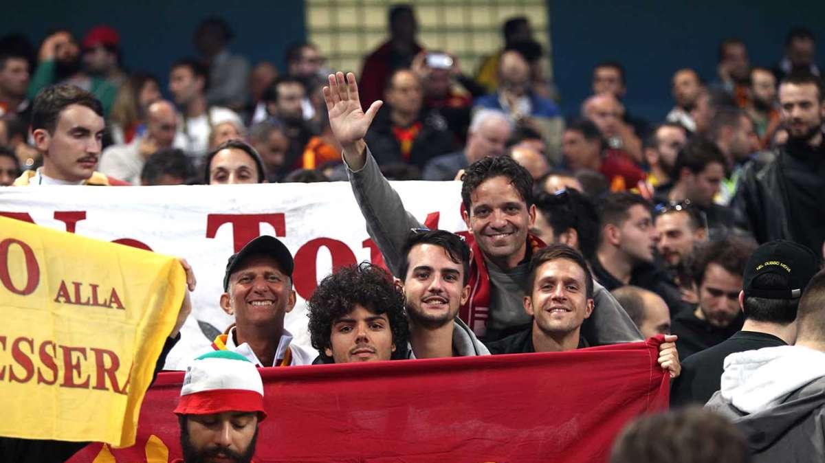 Twitter AS Roma, grazie a tutti i tifosi giallorossi presenti a Manchester. FOTO!