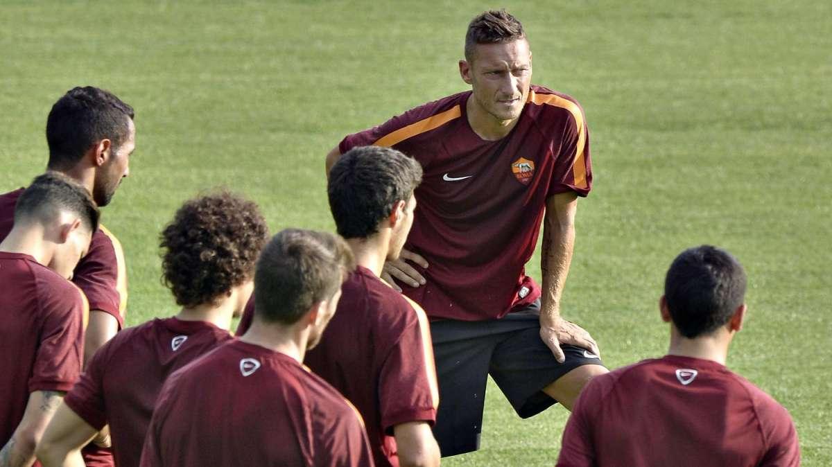 BOSTON - Tanto lavoro con il pallone. Out Strootman. FOTO! VIDEO!