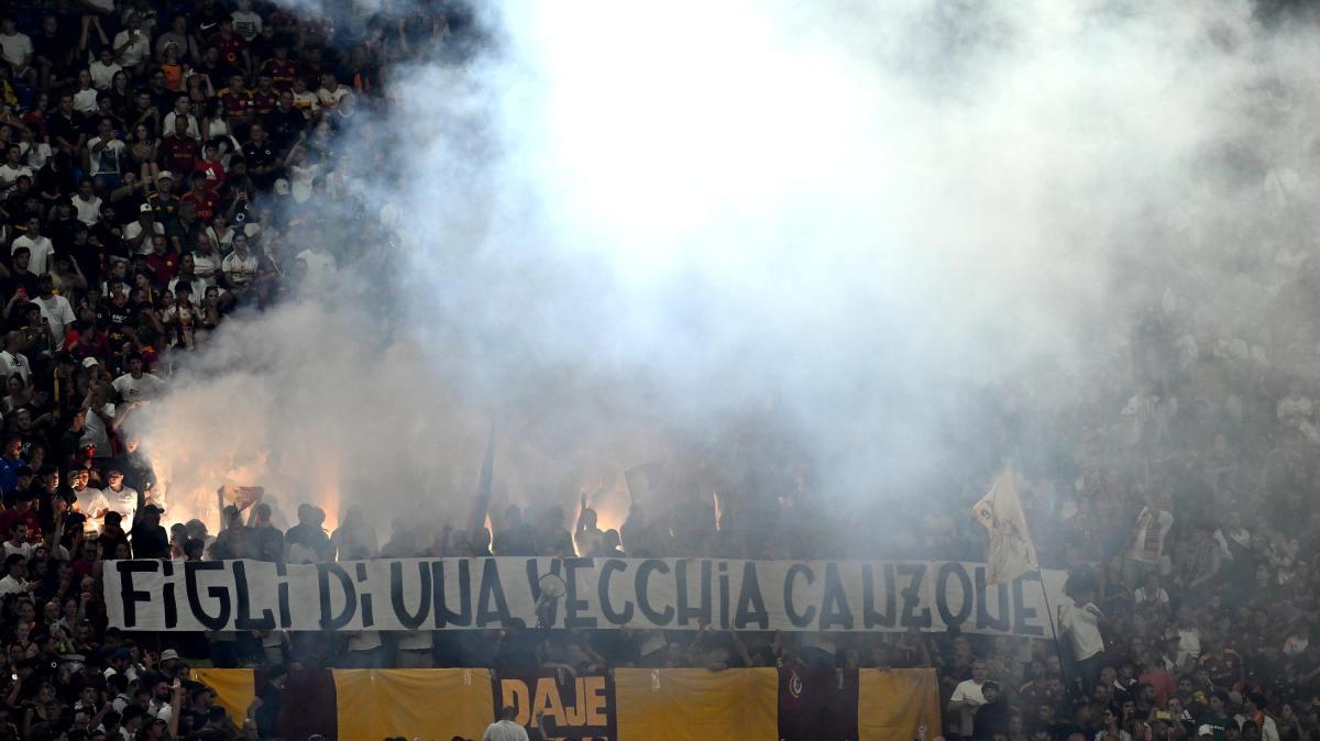 Lecce-Roma 0-4 - Doppio Malen, prima rete per Mora e gol di Soulé. Gasperini: "Questo è un gruppo straordinario, ha testa e cuore. Koné? So anche che la proprietà non è d’accordo con delle vendite"
