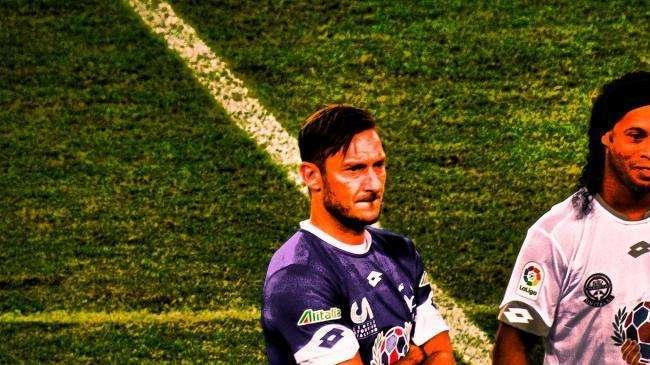 Totti: "Ho giocato con Maradona, ora posso anche smettere. Roma o Napoli l'anti-Juve"