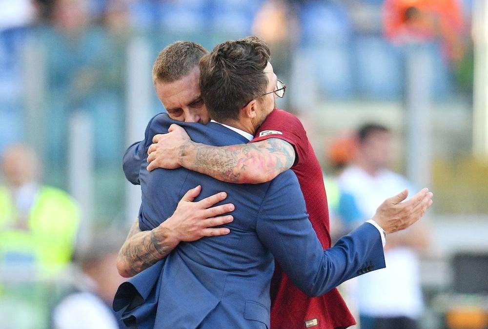 Frosinone, Di Francesco: "Giocare contro la Roma sarà sempre speciale. Per me De Rossi è sempre stato un punto di riferimento”