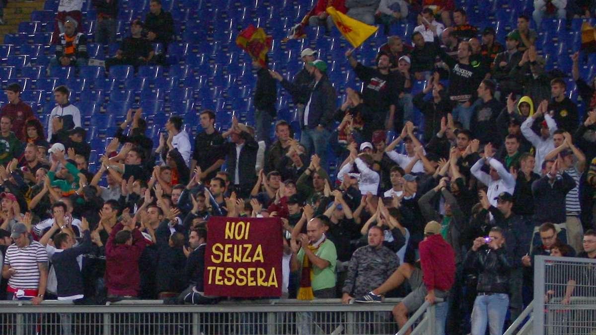 Piazza Affari: la Roma cede, la Lazio vola