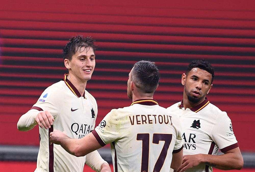 LA VOCE DELLA SERA - La Roma impatta 3-3 a San Siro contro il Milan. Fonseca: "Abbiamo reagito con qualità". Kumbulla: "Posso ancora migliorare molto". Roma Femminile, il report dell'allenamento odierno