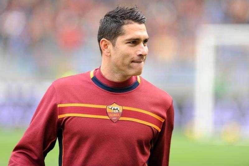 Instagram, Borriello tifa Italia con la maglia di De Rossi. FOTO!