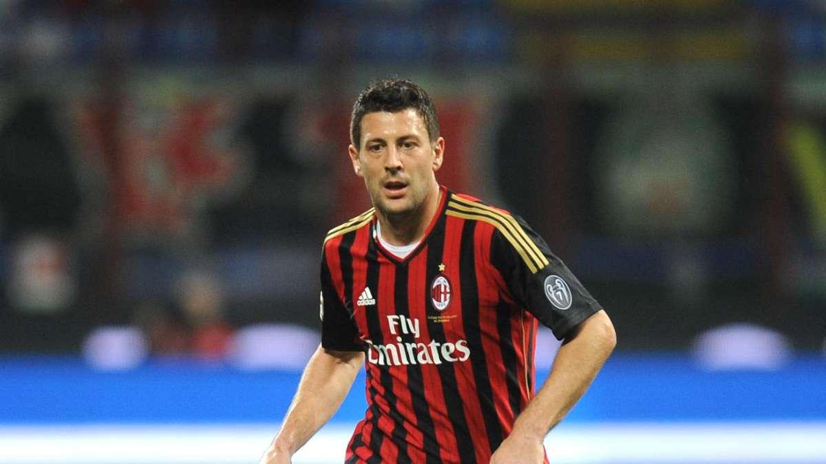 Milan, ballottaggio Bonera-Constant sulla fascia sinistra