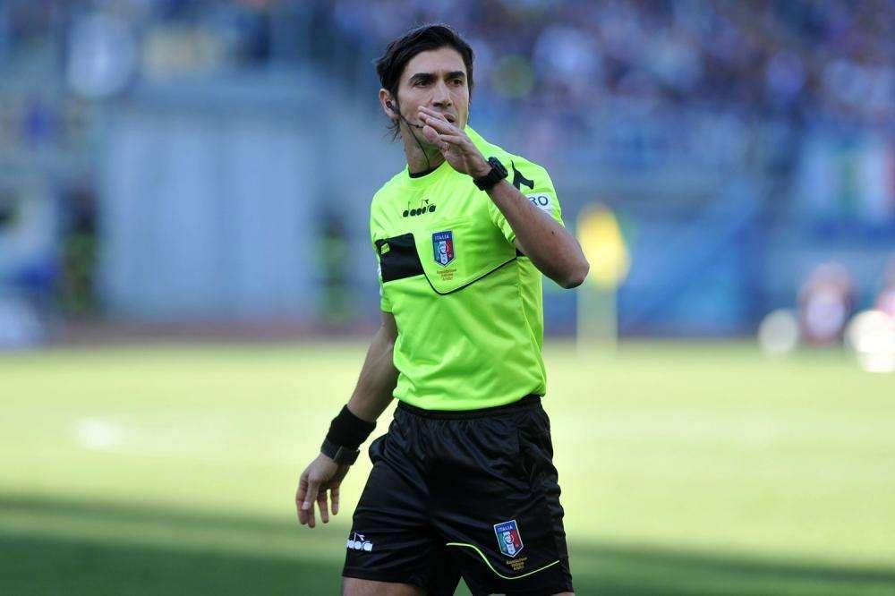 L'arbitro - Con Calvarese l'ultimo gol all'Olimpico di Dzeko. Napoli imbattuto col fischietto di Teramo