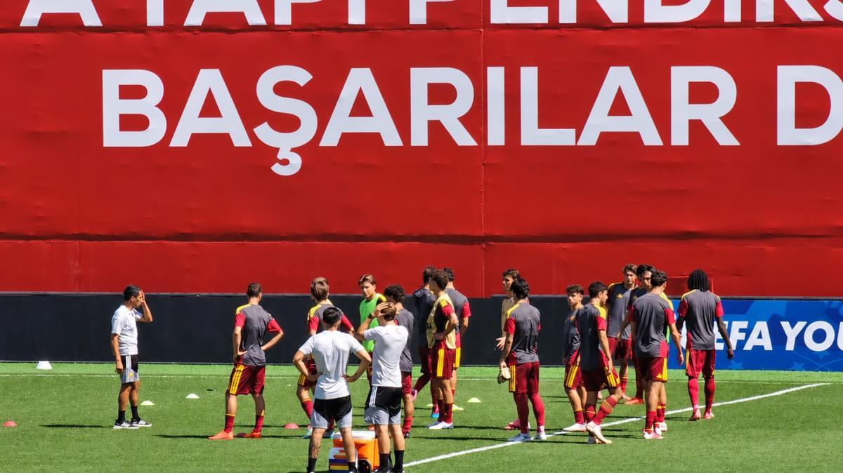 YOUTH LEAGUE - Fenerbahçe-Roma - Le formazioni ufficiali: Paratici guida l'attacco dei giallorossi. DIRETTA STREAMING!