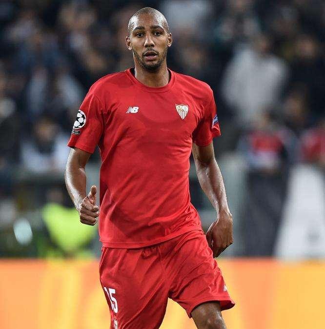 NZONZI - Siviglia, Caparrós: "Il giocatore vuole andare via, non abbiamo parlato della Roma. Chiunque lo voglia dovrà almeno avvicinarsi alla clausola". Machin: "Una cosa è volersene andare, un'altra è poterlo fare"