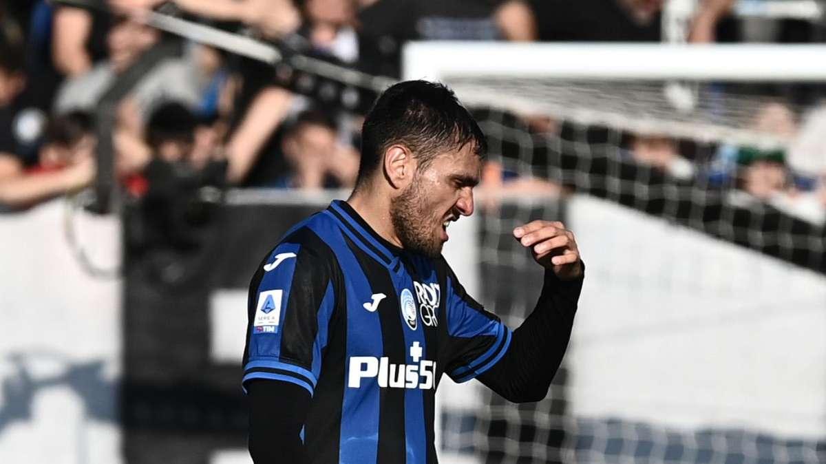 Pioggia di insulti social a Palomino dopo il fallo su Dybala. E c'è chi mette in mezzo il doping