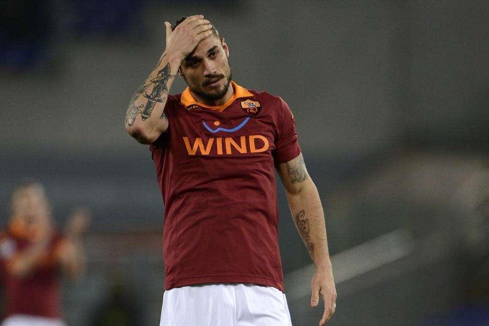 Accadde oggi - Cicinho: "Ranieri il peggiore allenatore mai avuto. A lui non piacciono i brasiliani". Ufficiale Defrel. Striscione contro Osvaldo: "Codardo"
