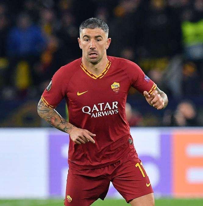 Kolarov, spunta una clausola per un rinnovo fino al 2022