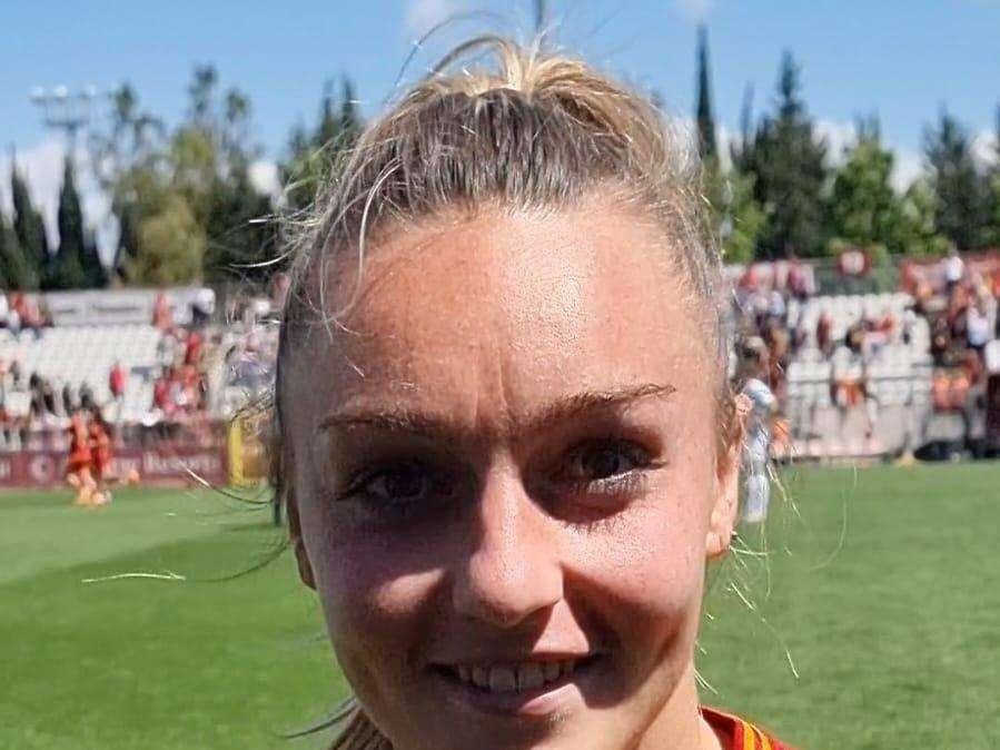 La Roma si complimenta con Greggi: "La calciatrice con più presenze nella storia giallorossa"