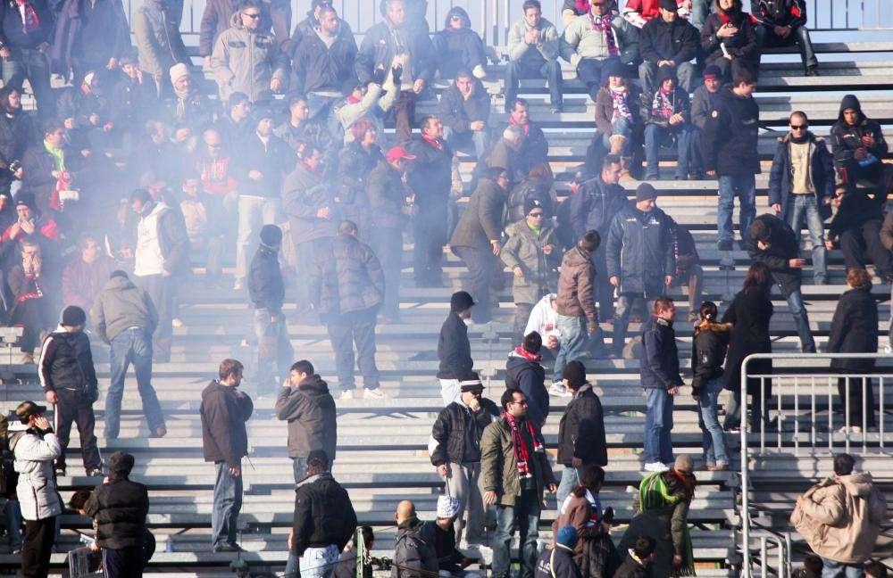 Treno assaltato, daspo di 5 anni per gli 8 fermati