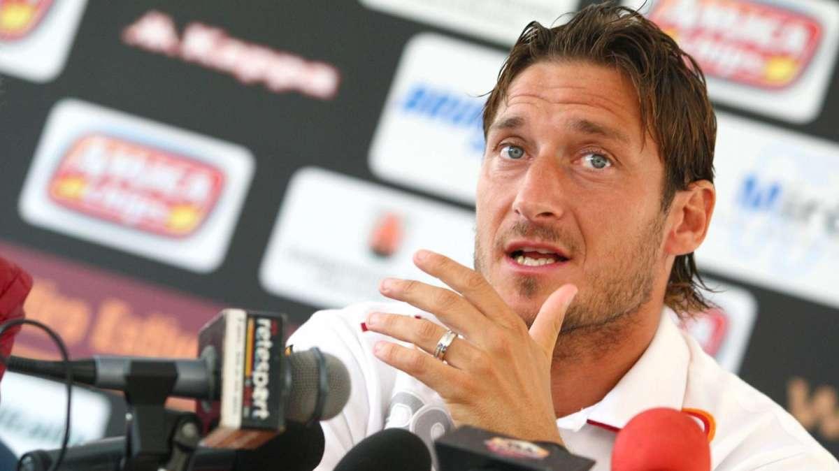 Borghezio-Totti, Alemanno: "Insulto è sempre irrispettoso"