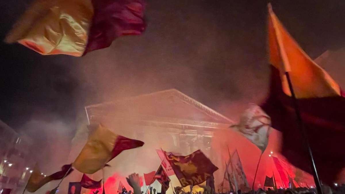 Calciomercato Roma - resiste il nome di Zirkzee, ma gli ostacoli sono tanti. Trigoria - Pellegrini in gruppo, Ferguson a parte. Calciomercato Roma - Baldanzi vicino al Genoa 