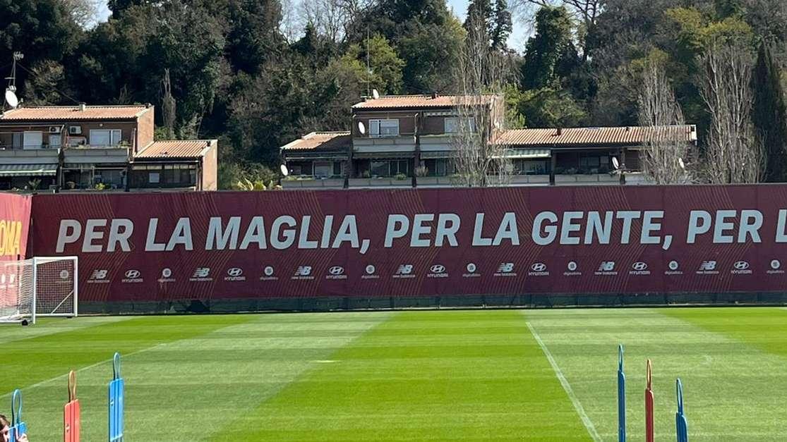 TRIGORIA - Squadra in campo verso la Fiorentina: si vede anche Wijnaldum