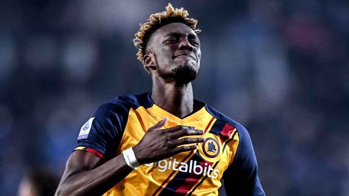 Tiri nello specchio della porta, Roma penultima in Serie A