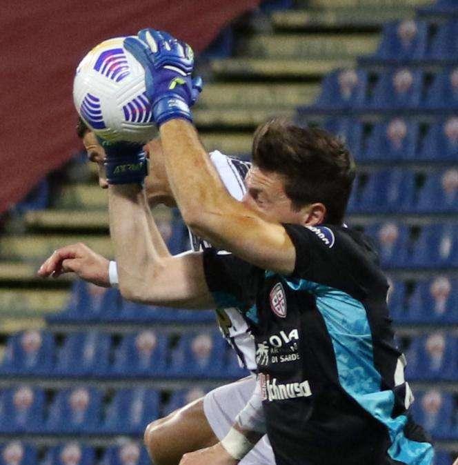 Calcio: test Covid tutti negativi in casa Cagliari