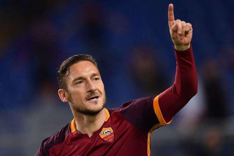Lavoro personalizzato in mattinata per Totti con Spalletti