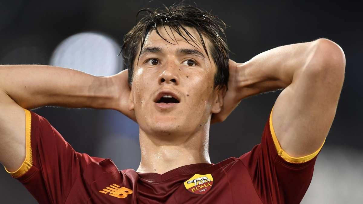 Shomurodov: "Non ho intenzione di passare altro tempo in panchina. Non penso che Abraham tornerà in Inghilterra". La smentita su Instagram: "Non ho mai detto questo"