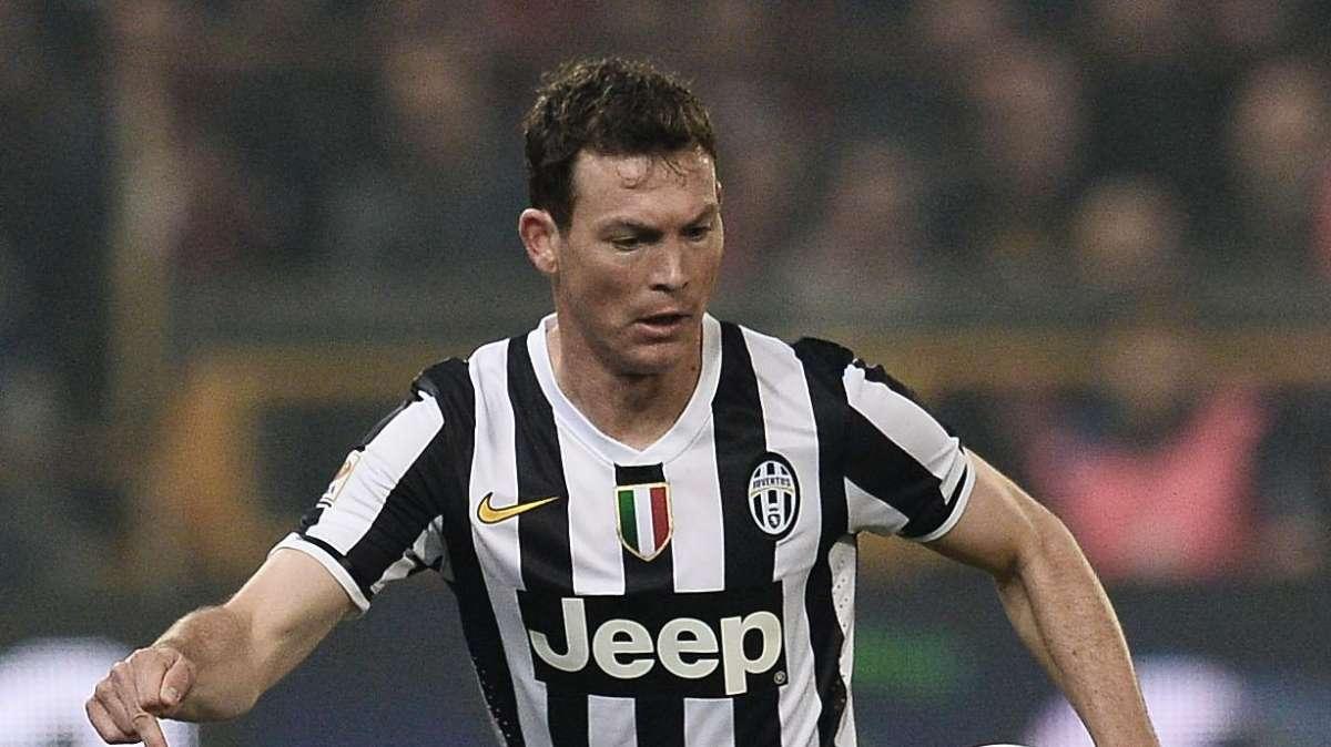 Juventus, Lichtsteiner: "Sentiamo la pressione della Roma"