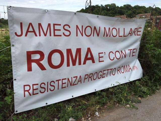Trigoria, striscione per Pallotta: "Non mollare. Roma è con te!". FOTO!