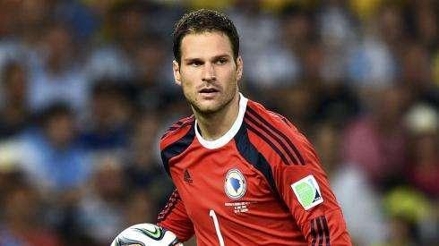 Dall'Inghilterra: il Chelsea offre van Ginkel per arrivare a Begovic