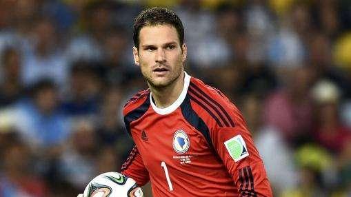 Dall'Inghilterra: il Chelsea pensa a Begovic per sostituire Cech