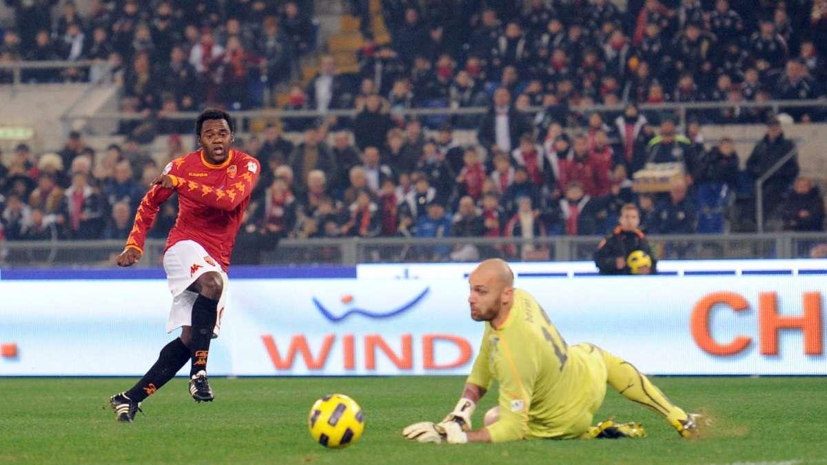 Pagelle: entrano Vucinic e Menez e la Roma si accende. Colpo di biliardo per Simplicio!